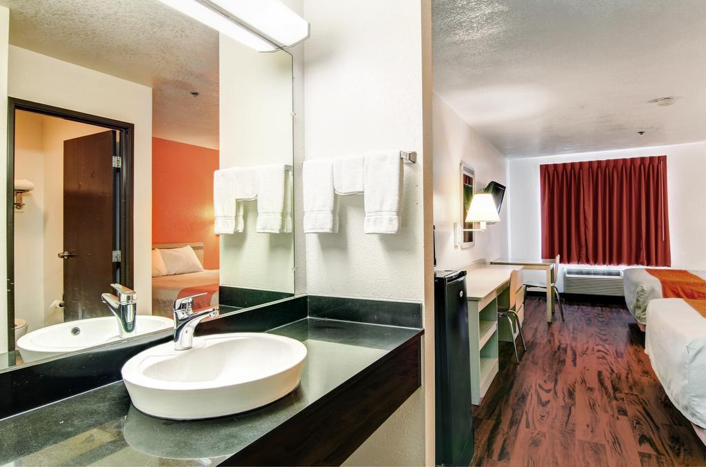 Motel 6-Columbia, Mo - East Экстерьер фото